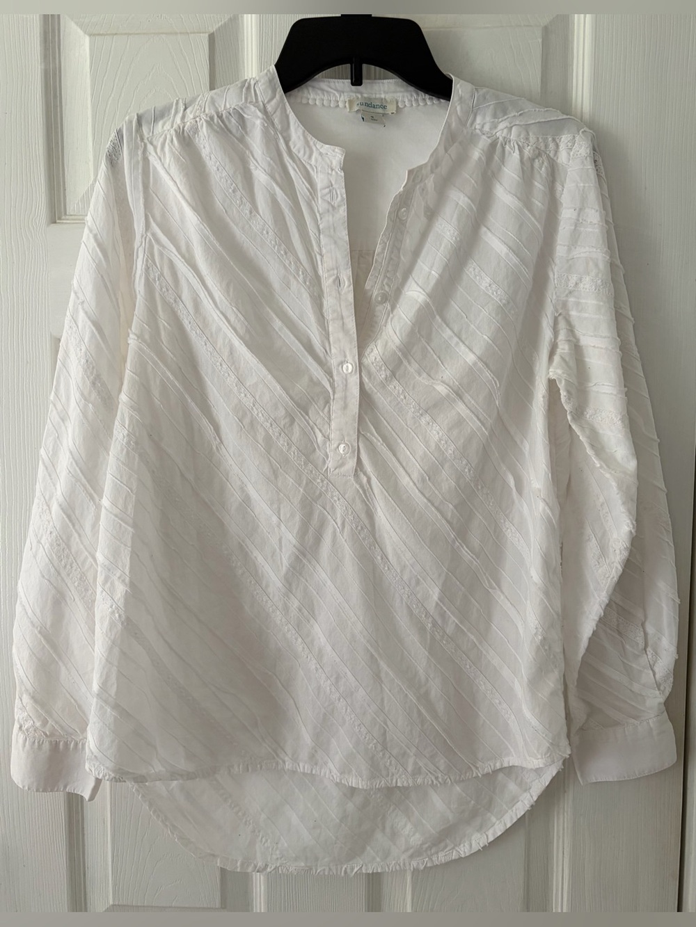 Sundance White Textured V-Neck Button-Front Blouse